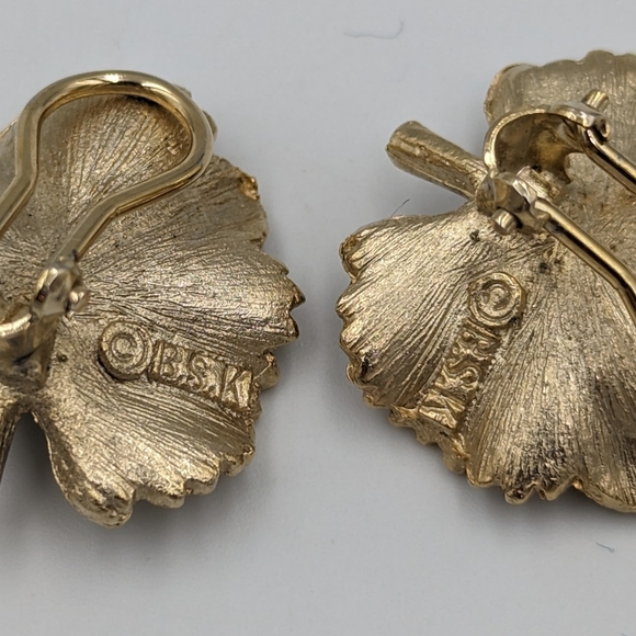 Vintage BSK Gold Tone Alder Leaf Clip on Earrings Omega Back - Picture 8 of 9